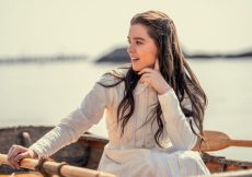 ‘Dickinson’: Hailee Steinfeld on Setting Sail for Emily’s Next Chapter