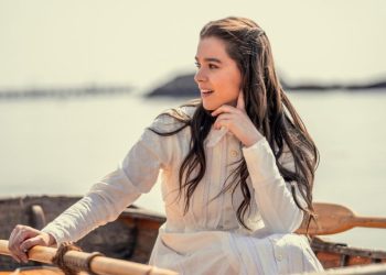 ‘Dickinson’: Hailee Steinfeld on Setting Sail for Emily’s Next Chapter