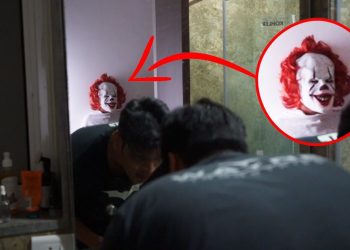 i found KILLER CLOWN in my BATHROOM (McDonald’s Horror Game)