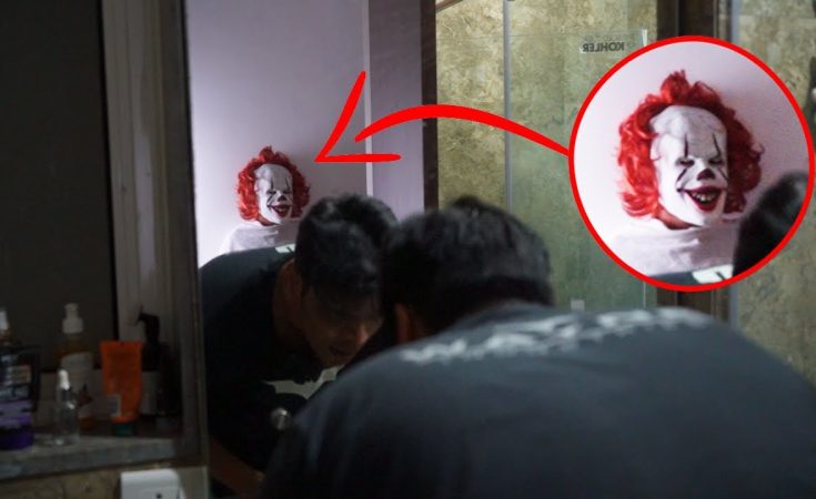 i found KILLER CLOWN in my BATHROOM (McDonald’s Horror Game)