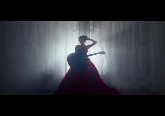 Taylor Swift Releases New Video For “I Bet You Think