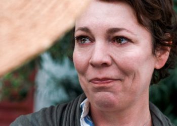 The Lost Daughter review – Olivia Colman proves her versatility