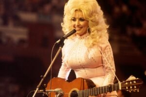 Dolly Parton Remembered: Reba McEntire, Kacey Musgraves, and More Pay Tribute