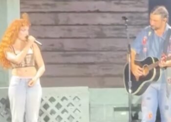 Noah Kahan Brings Chappell Roan on Stage for California Performance