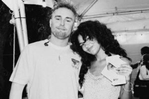 Sam Fender & Olivia Deans Rein Me In Grabs Record-Extending 22nd Week as U.K. No. 1