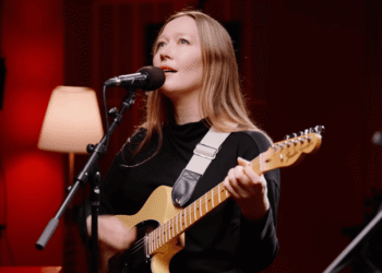 Watch Julia Jacklin Cover Sugar Rays Every Morning