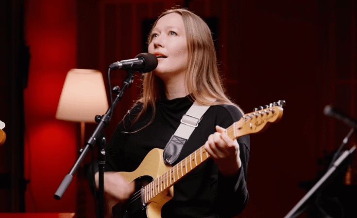 Watch Julia Jacklin Cover Sugar Rays Every Morning