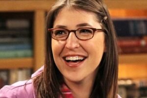 The Big Bang Theory Actors Mayim Bialik Is Still Close To Years After The Show Ended – TVLine