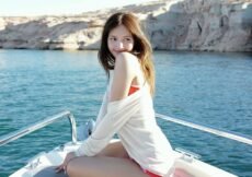 LISAs Red Rock Therapy Caption Quietly Reframes What A-List Rest Looks Like