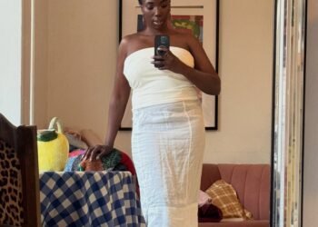 Everyones Talking About Fall Trends, But Chic Women Are Still Wearing This Summer Staple