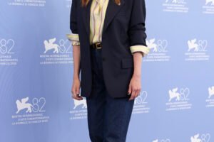 Its True—Julia Roberts Has Followed These Fashion Trends Since the 90s