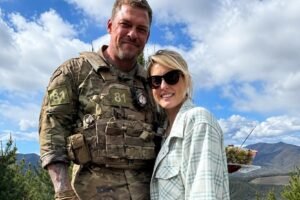 Alan Ritchson & Wife Cat Announce Divorce, Issue Joint Statement