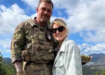 Alan Ritchson & Wife Cat Announce Divorce, Issue Joint Statement