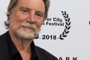 VERNON WELLS OF COMMANDO AND WEIRD SCIENCE JOINS WITCHCRAFT: THE LANTERNE OF LIGHT | HNN