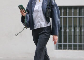This Is the Fall 2026 Way to Wear the Viral Flat-Shoe Trend Everyone Bought Earlier This Year