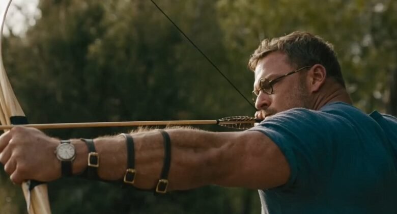 Alan Ritchsons Hawkeye-Style Movie Is Netflixs No. 1 on Streaming Now