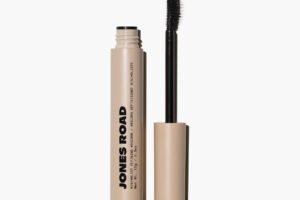 I Think Ive Just Discovered the Best Everyday Mascara for Short Lashes