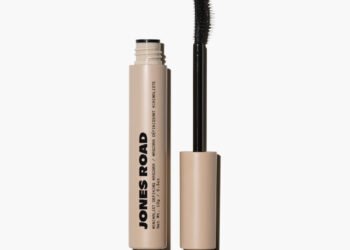 I Think Ive Just Discovered the Best Everyday Mascara for Short Lashes