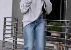 Instead of T-Shirts and Tanks, This Jumper Trend Makes Stove-Pipe Jeans Look Chicest